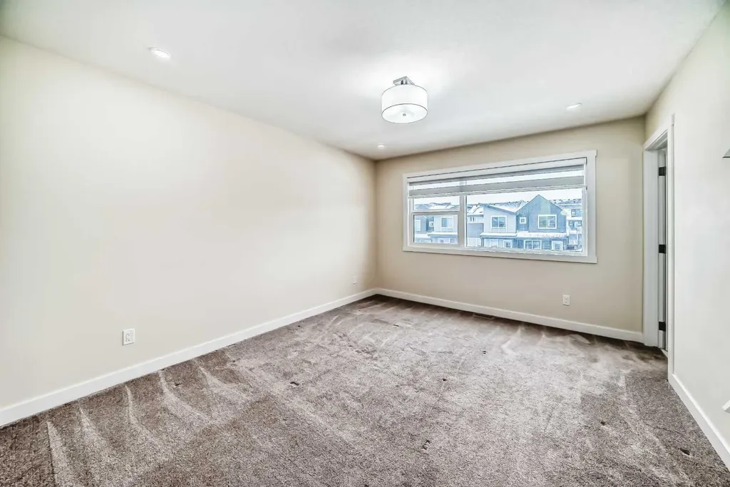 538 Sage Hill Road NW Calgary AB T3R 1Y2