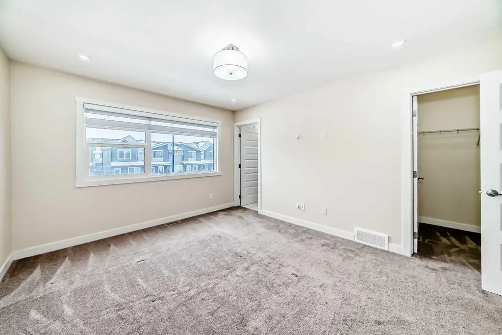 538 Sage Hill Road NW Calgary AB T3R 1Y2