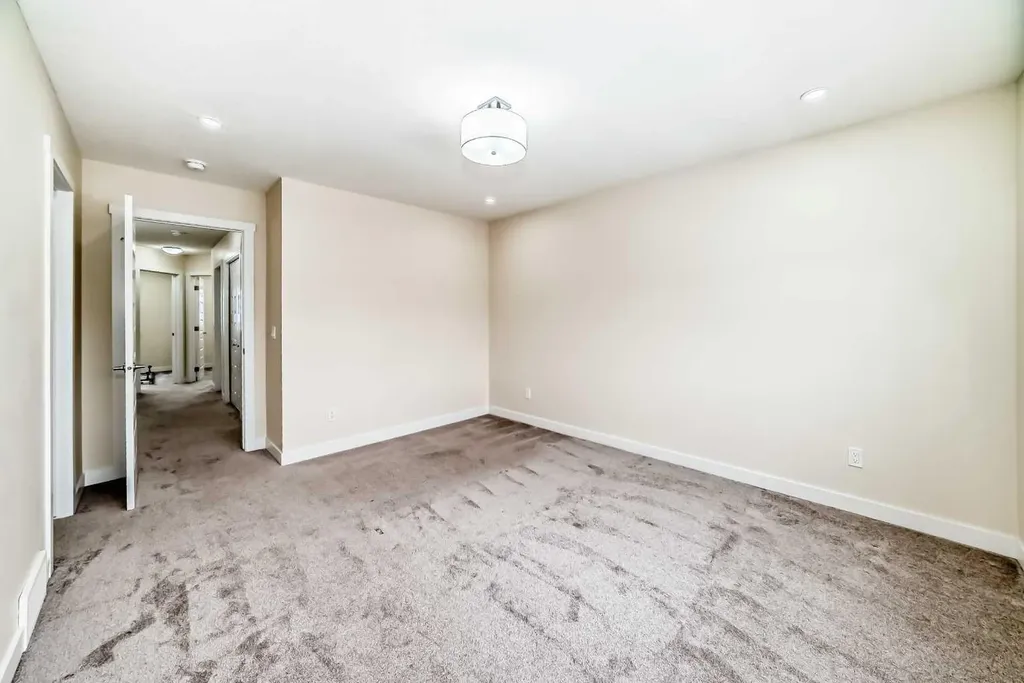 538 Sage Hill Road NW Calgary AB T3R 1Y2