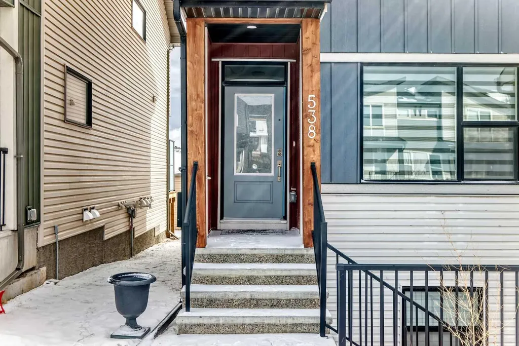 538 Sage Hill Road NW Calgary AB T3R 1Y2