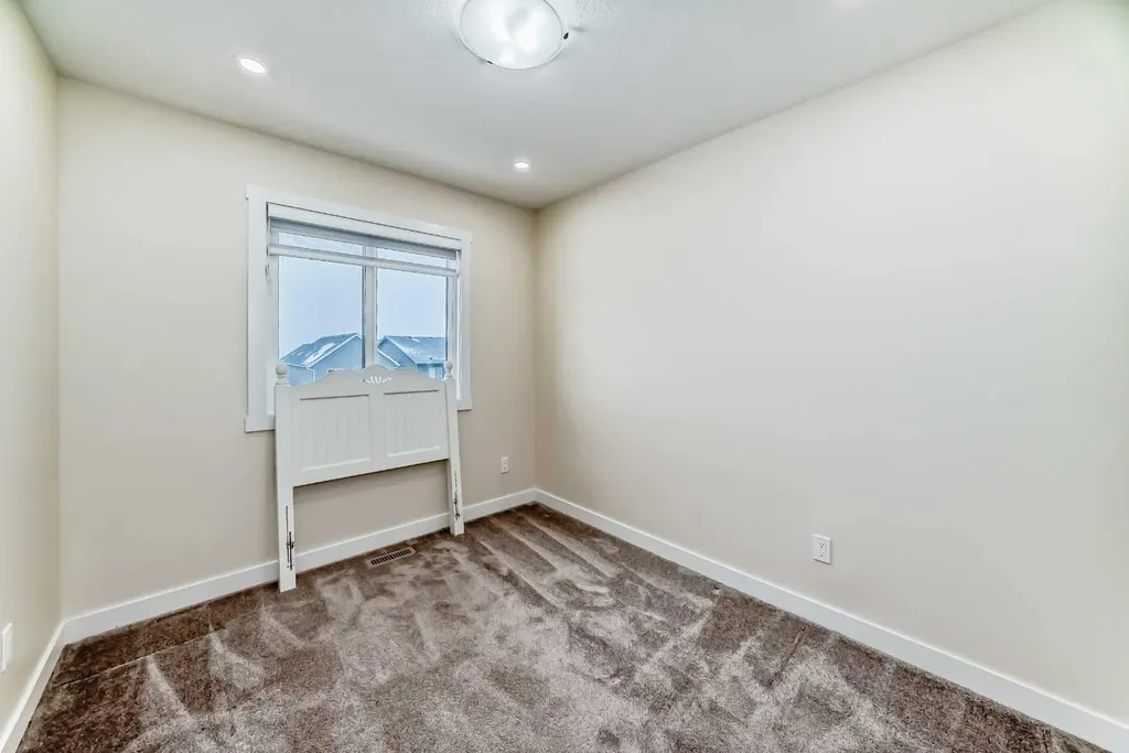 538 Sage Hill Road NW Calgary AB T3R 1Y2