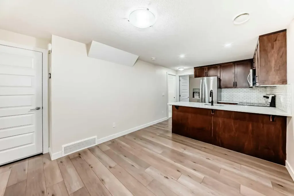 538 Sage Hill Road NW Calgary AB T3R 1Y2
