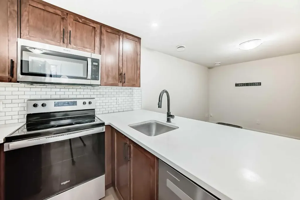 538 Sage Hill Road NW Calgary AB T3R 1Y2