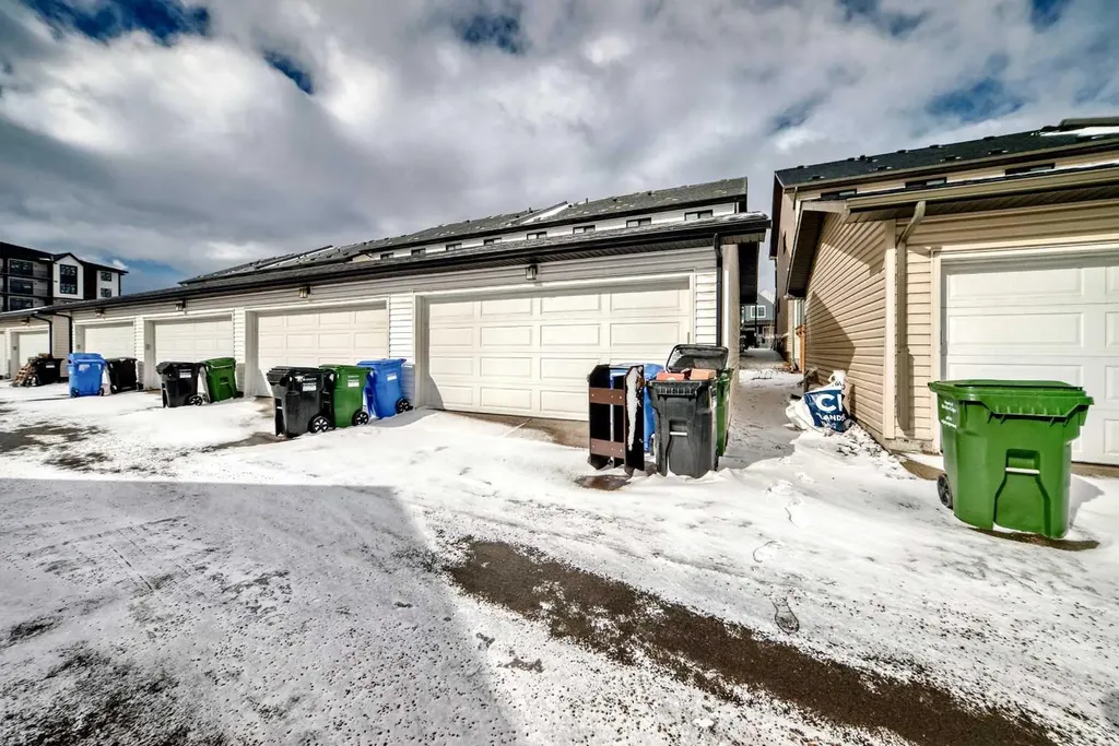 538 Sage Hill Road NW Calgary AB T3R 1Y2
