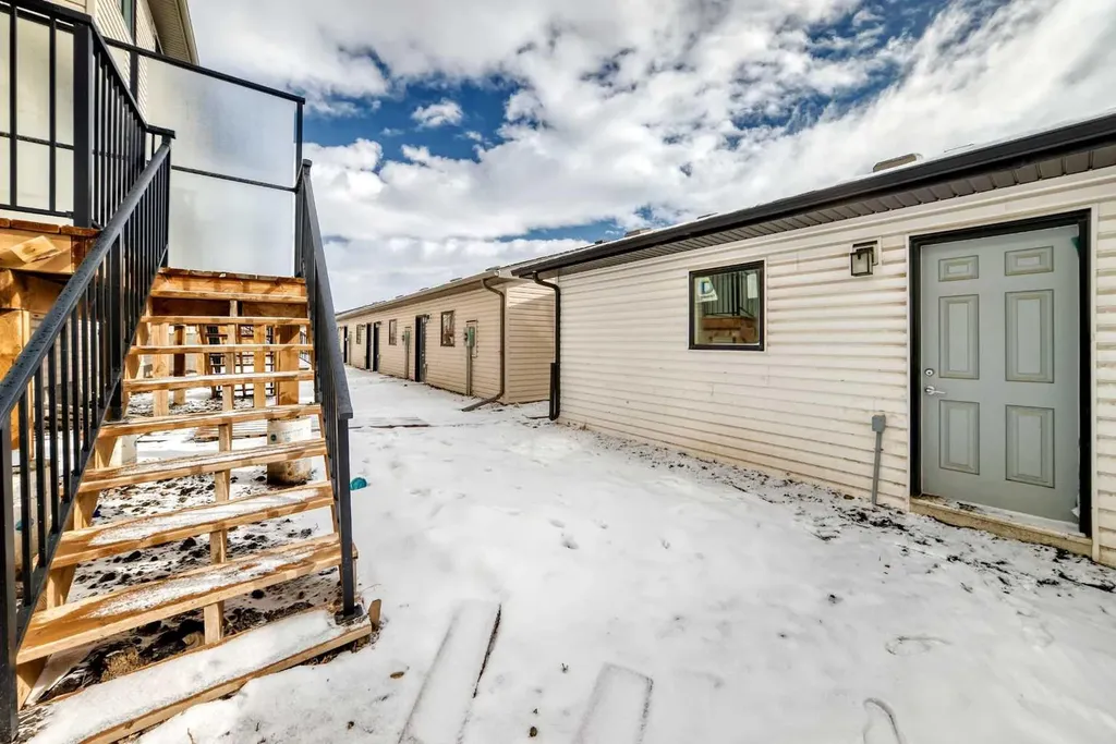 538 Sage Hill Road NW Calgary AB T3R 1Y2