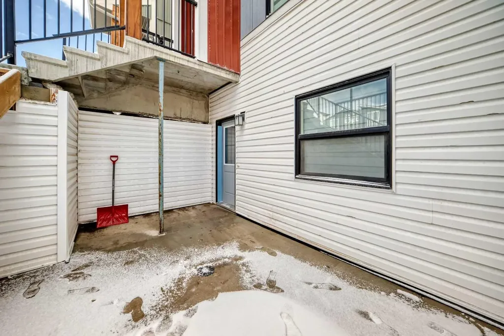 538 Sage Hill Road NW Calgary AB T3R 1Y2