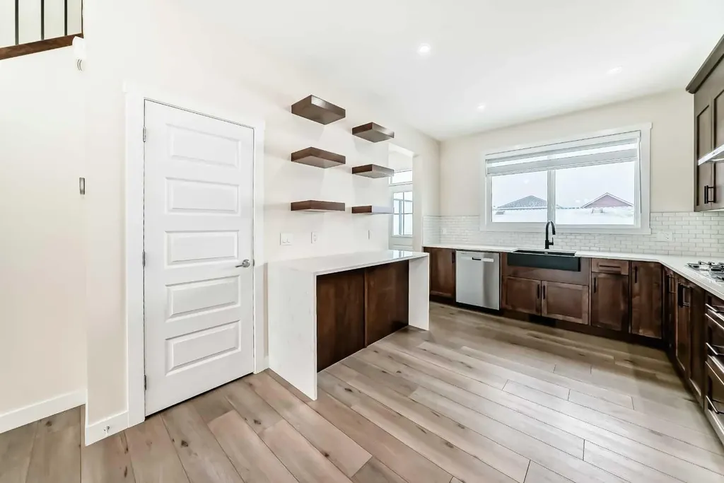 538 Sage Hill Road NW Calgary AB T3R 1Y2