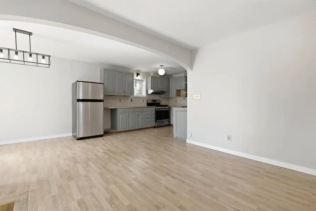 134 32 Avenue NE Calgary AB T2E 2G5