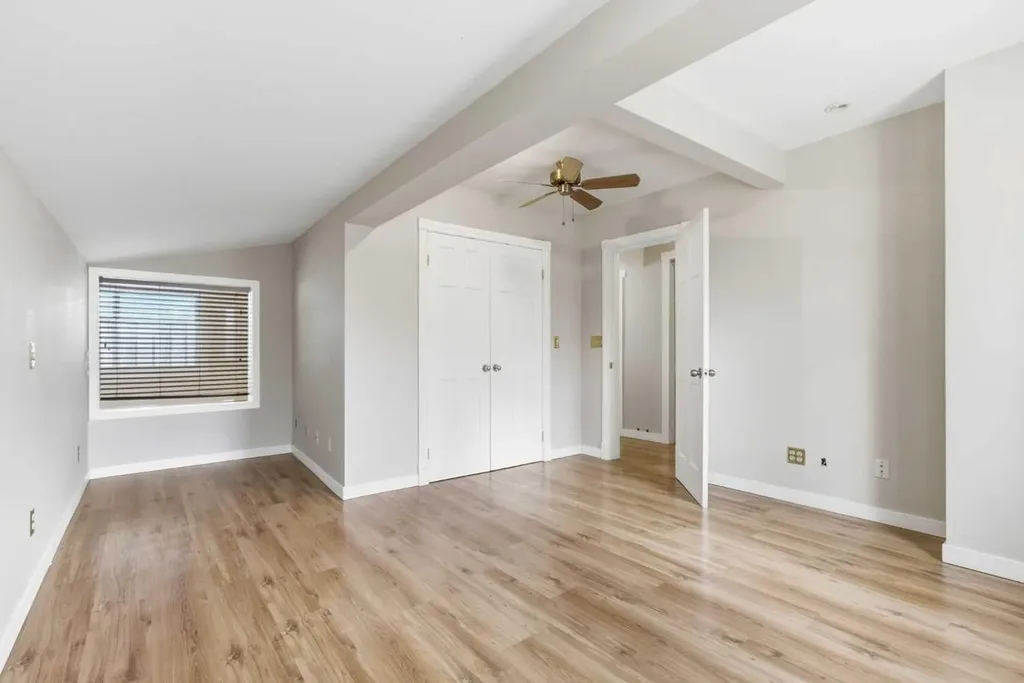 134 32 Avenue NE Calgary AB T2E 2G5