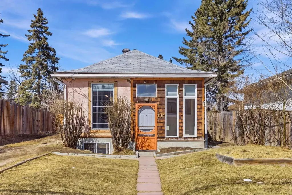 134 32 Avenue NE Calgary AB T2E 2G5