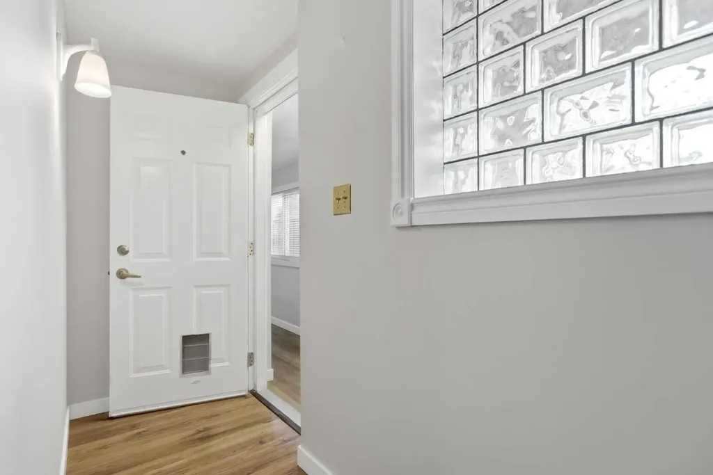 134 32 Avenue NE Calgary AB T2E 2G5