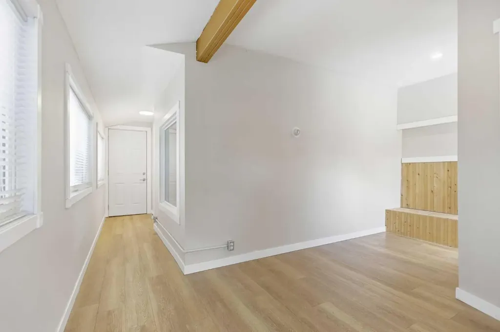 134 32 Avenue NE Calgary AB T2E 2G5