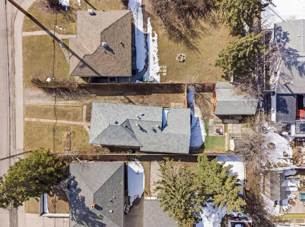 134 32 Avenue NE Calgary AB T2E 2G5