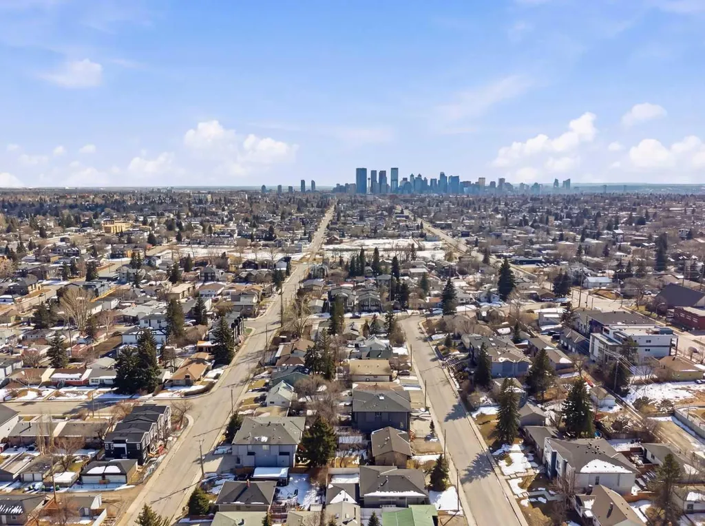 134 32 Avenue NE Calgary AB T2E 2G5
