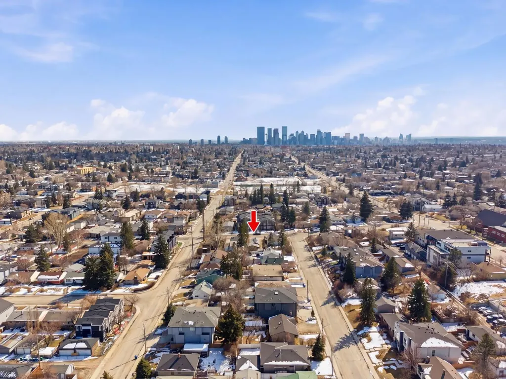 134 32 Avenue NE Calgary AB T2E 2G5