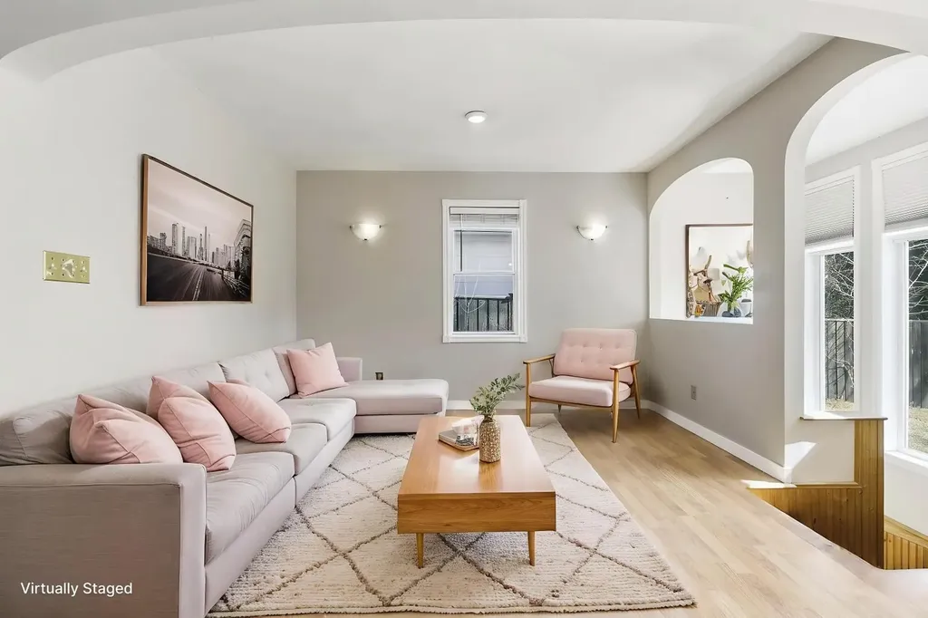 134 32 Avenue NE Calgary AB T2E 2G5
