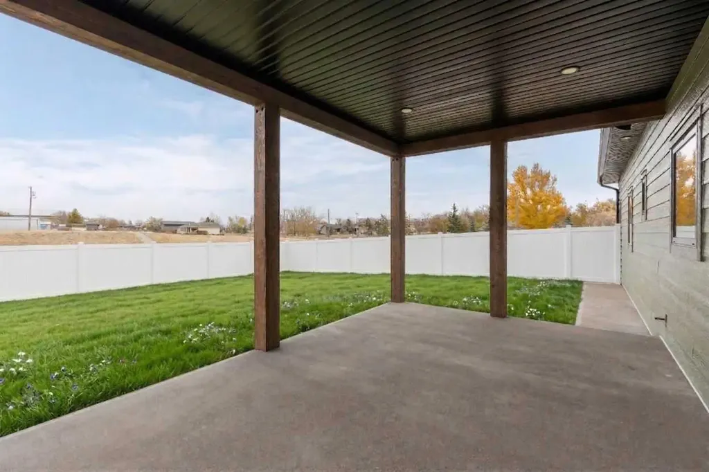 308 Yuma Court Dunmore AB T1B 0J8