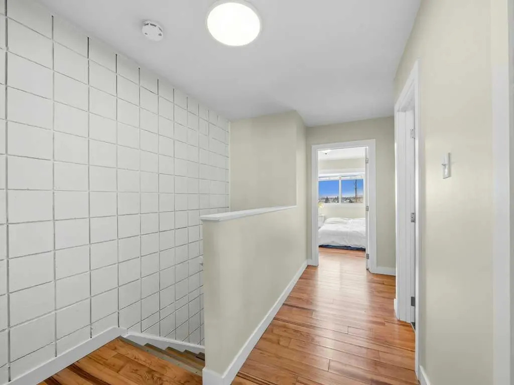 2211 19 Street NE Calgary AB T2E 4Y5