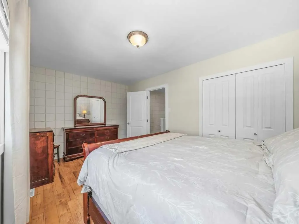 2211 19 Street NE Calgary AB T2E 4Y5