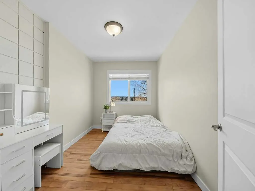 2211 19 Street NE Calgary AB T2E 4Y5
