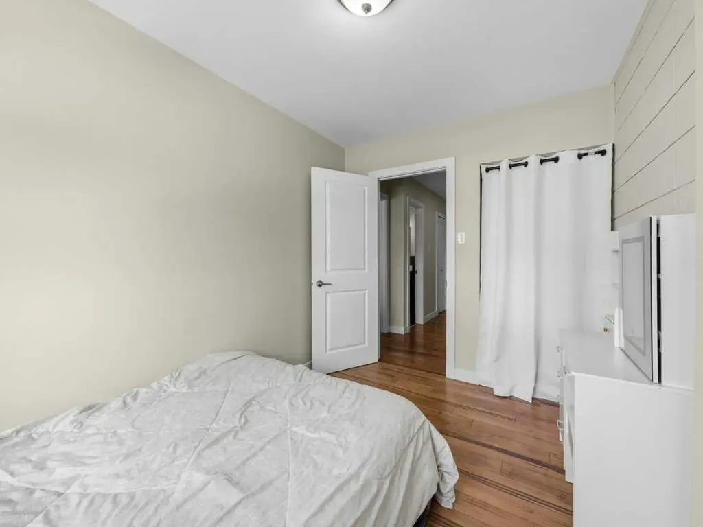 2211 19 Street NE Calgary AB T2E 4Y5