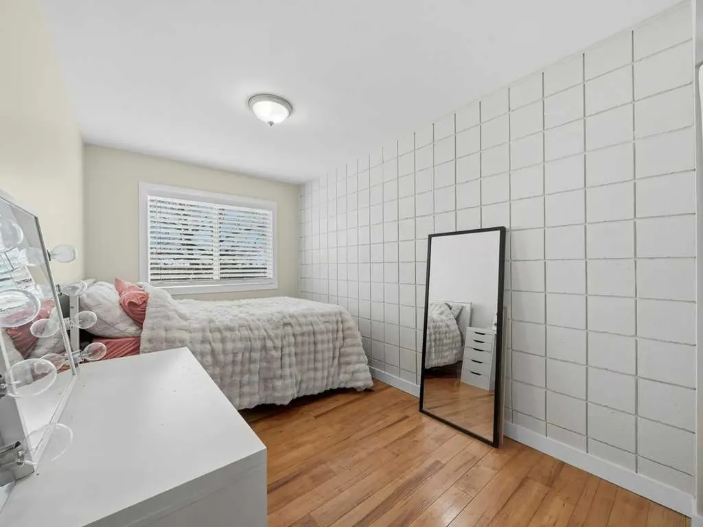 2211 19 Street NE Calgary AB T2E 4Y5