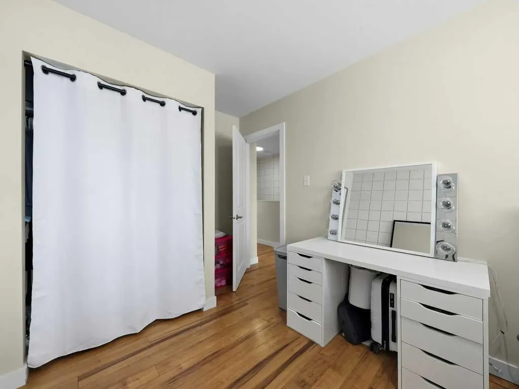 2211 19 Street NE Calgary AB T2E 4Y5