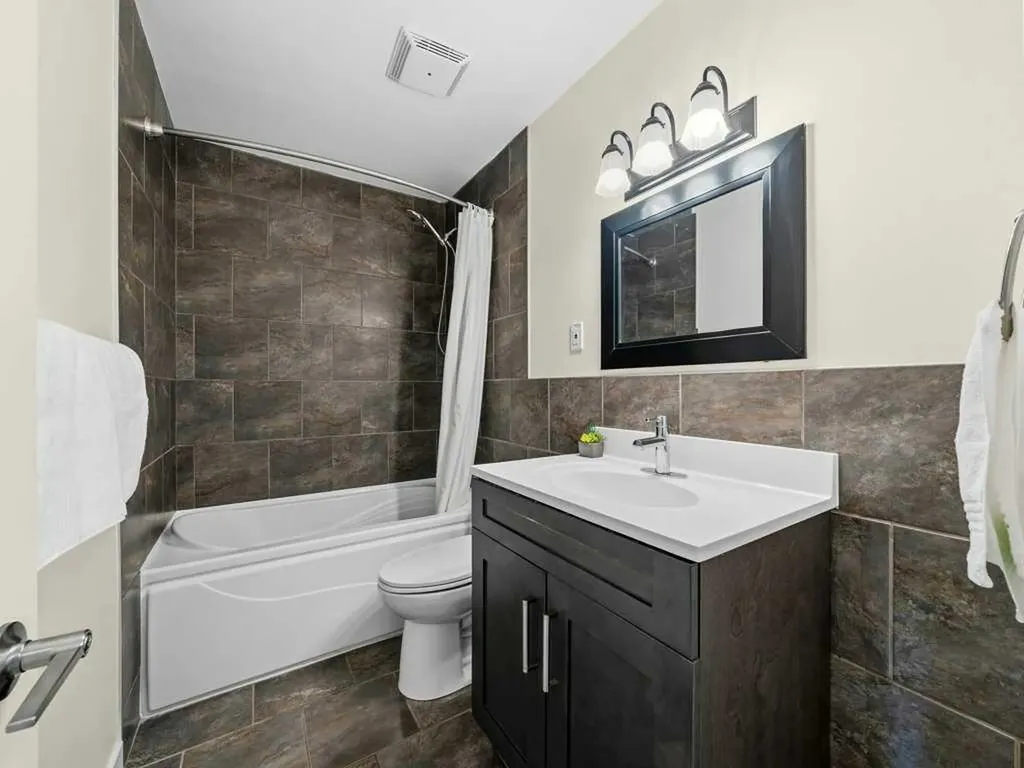 2211 19 Street NE Calgary AB T2E 4Y5