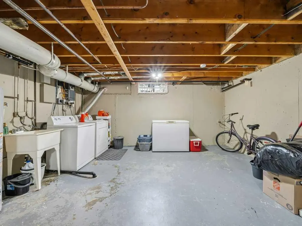 2211 19 Street NE Calgary AB T2E 4Y5