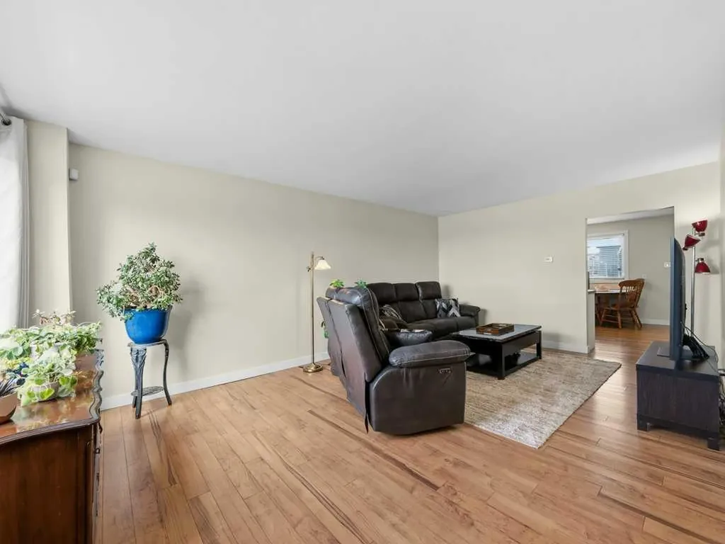 2211 19 Street NE Calgary AB T2E 4Y5