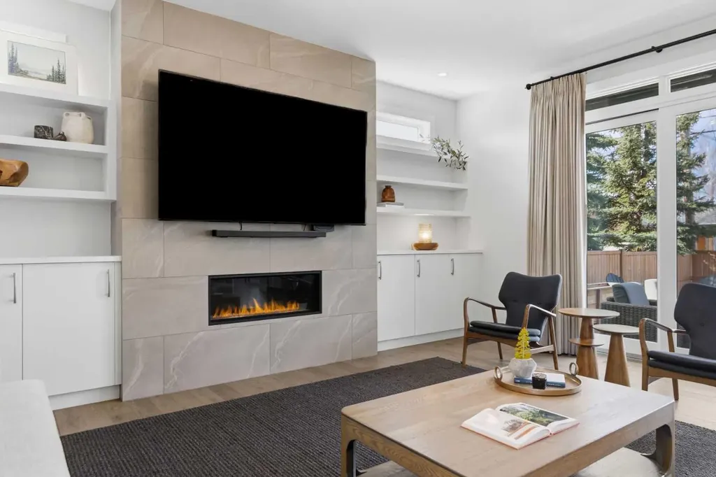 5927 34 Street SW Calgary AB T3E 5L7