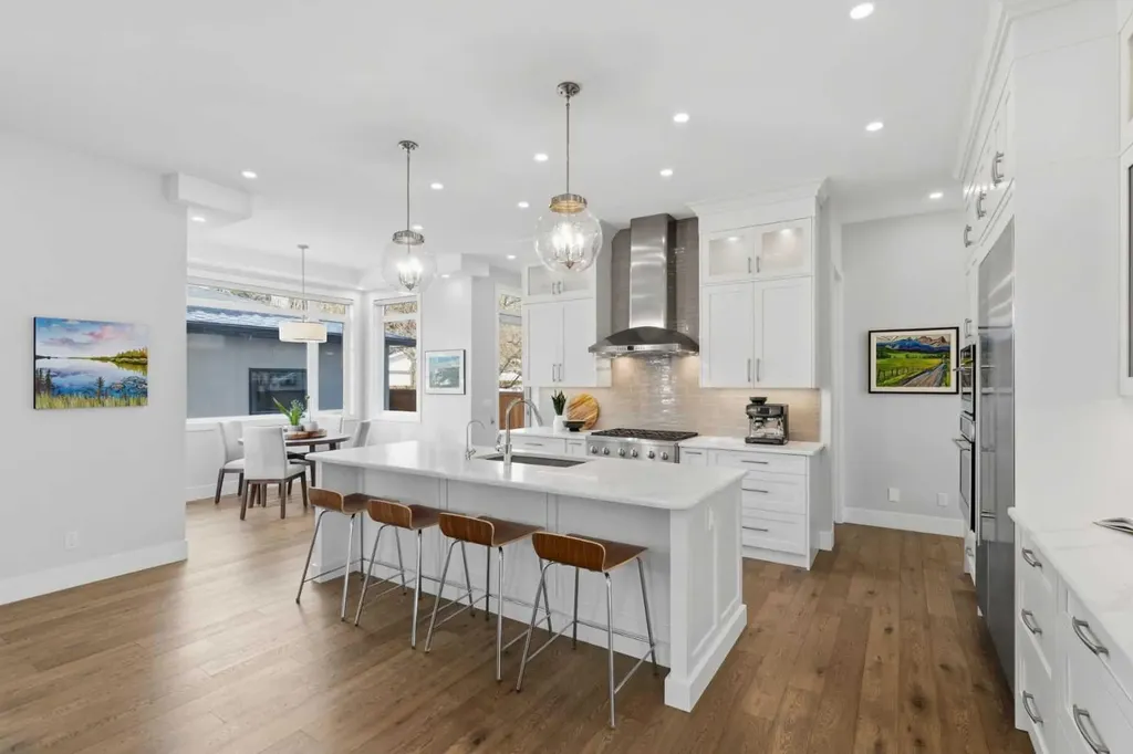 5927 34 Street SW Calgary AB T3E 5L7