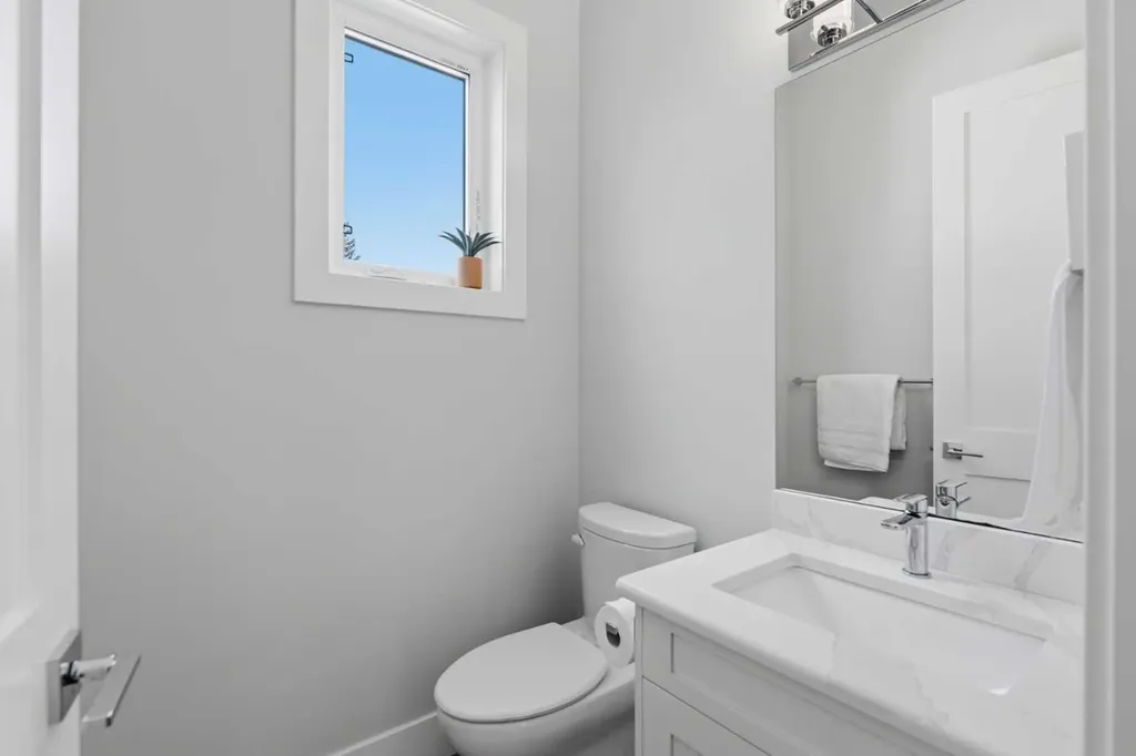 5927 34 Street SW Calgary AB T3E 5L7