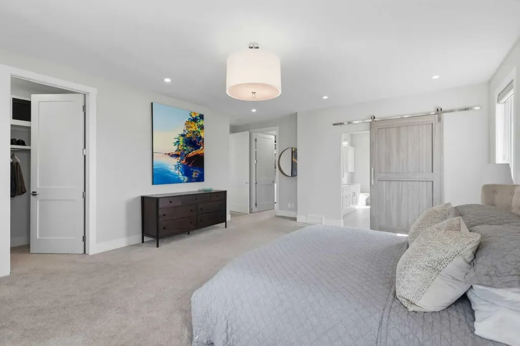 5927 34 Street SW Calgary AB T3E 5L7