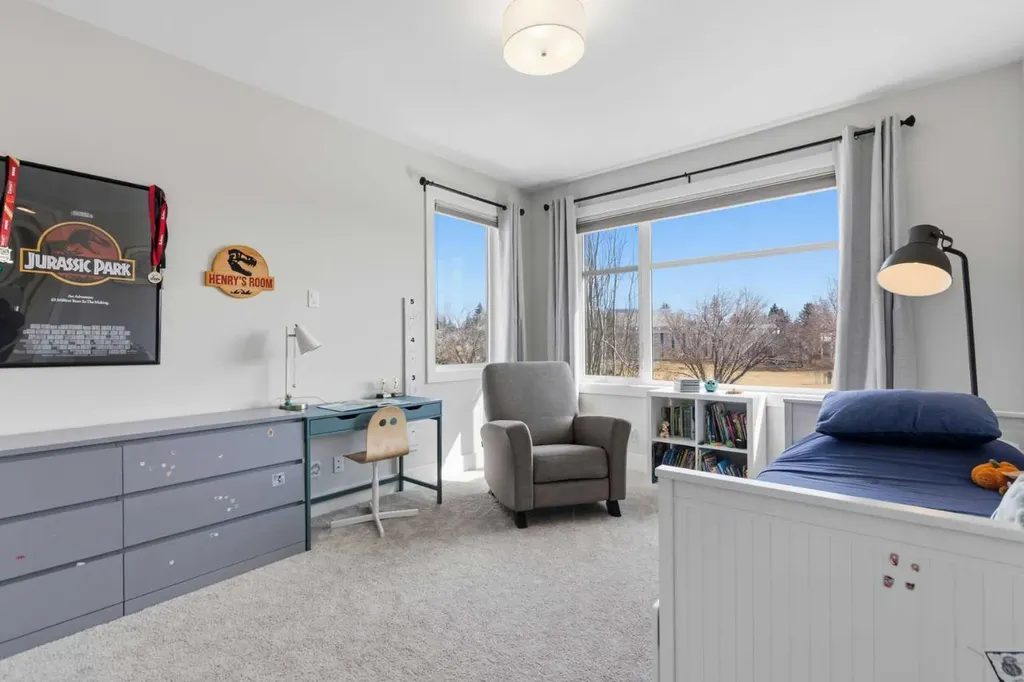5927 34 Street SW Calgary AB T3E 5L7
