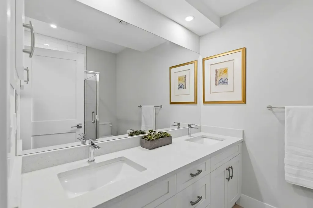 5927 34 Street SW Calgary AB T3E 5L7