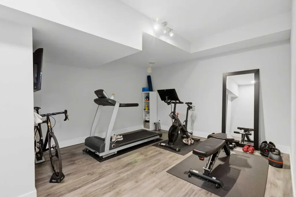 5927 34 Street SW Calgary AB T3E 5L7