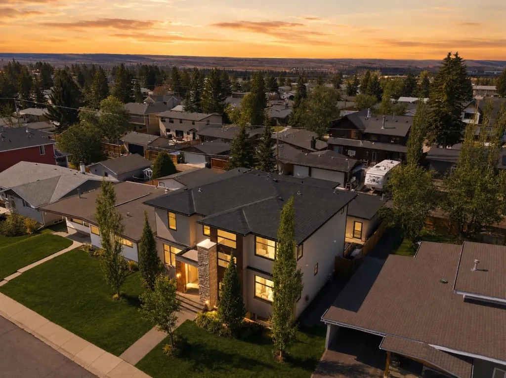 5927 34 Street SW Calgary AB T3E 5L7