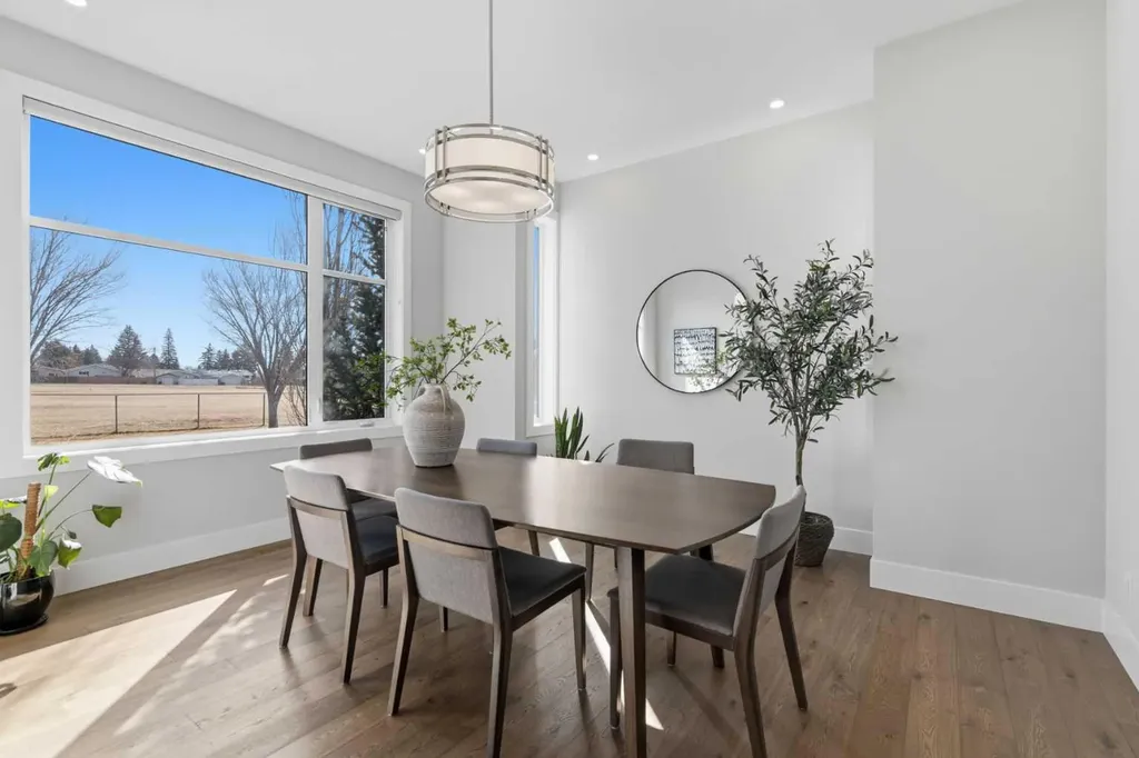 5927 34 Street SW Calgary AB T3E 5L7