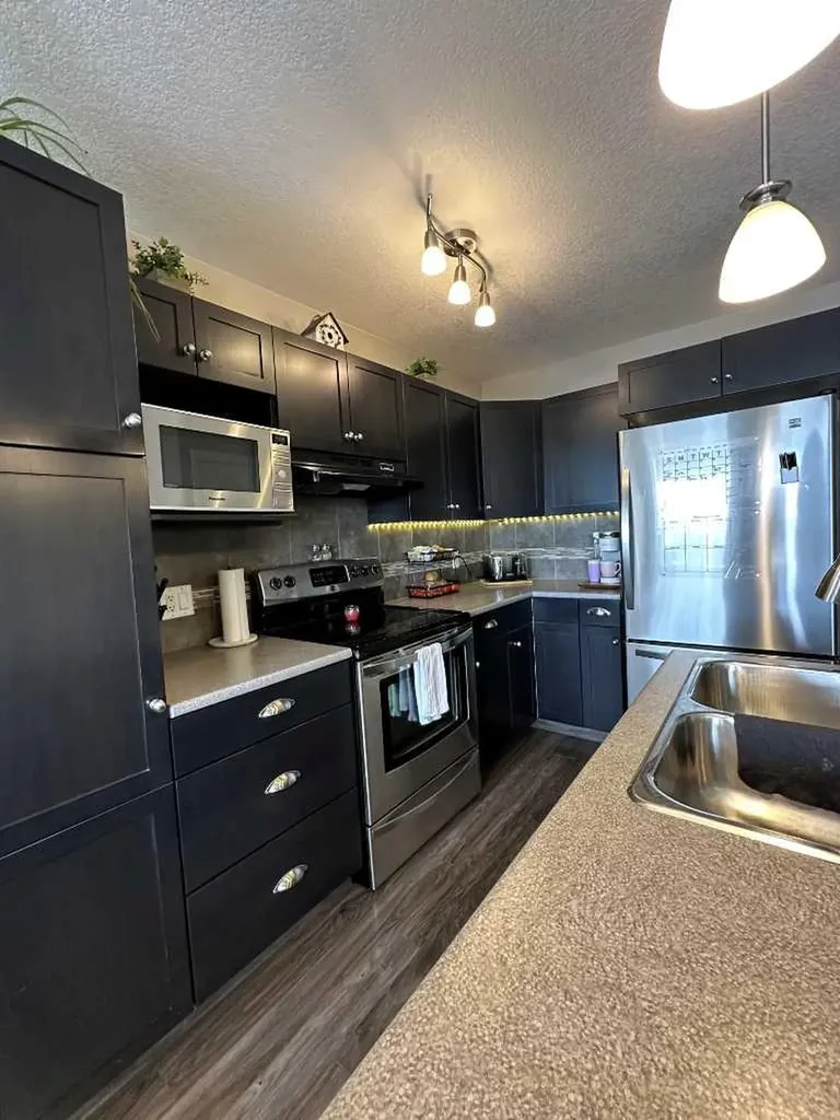 7425 112 Street Grande Prairie AB T8W0C6