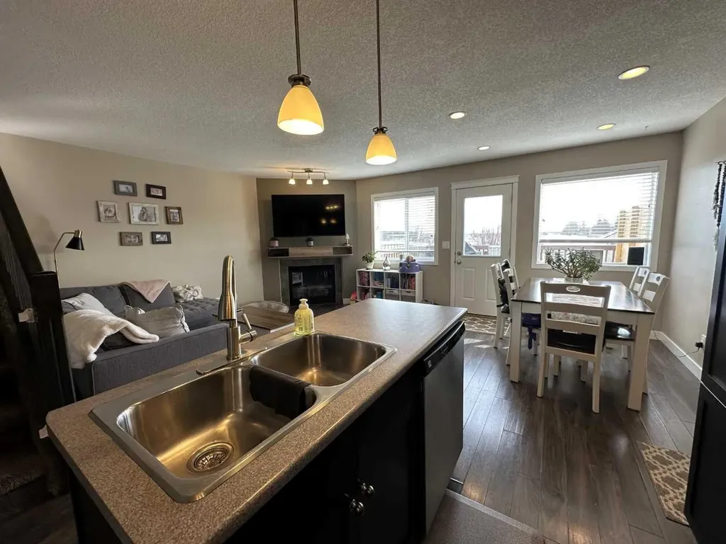 7425 112 Street Grande Prairie AB T8W0C6