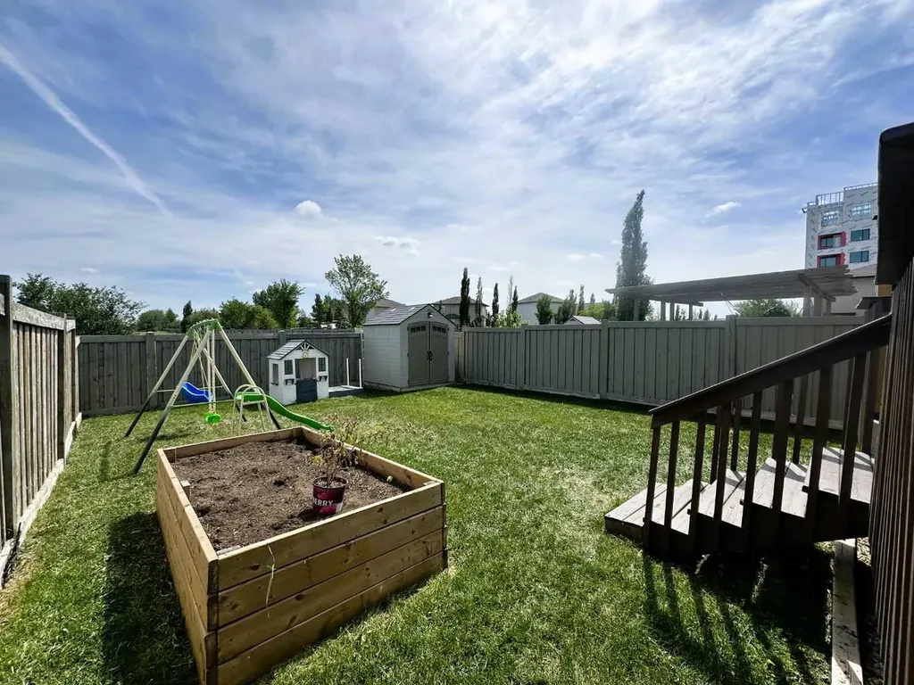7425 112 Street Grande Prairie AB T8W0C6