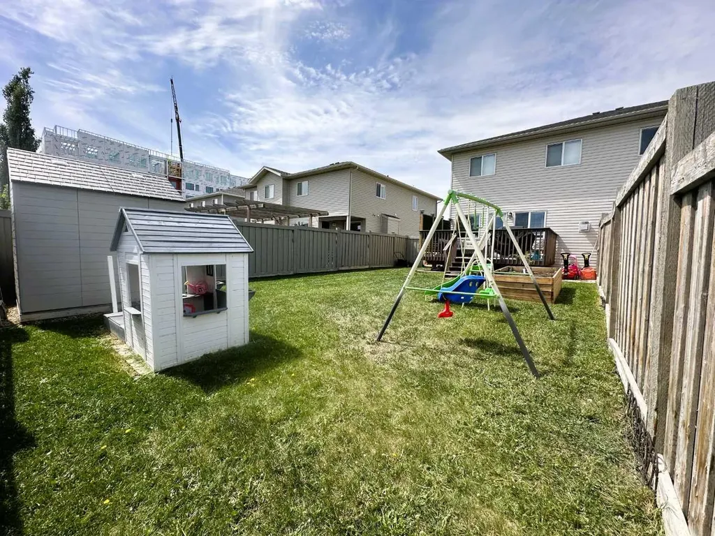 7425 112 Street Grande Prairie AB T8W0C6