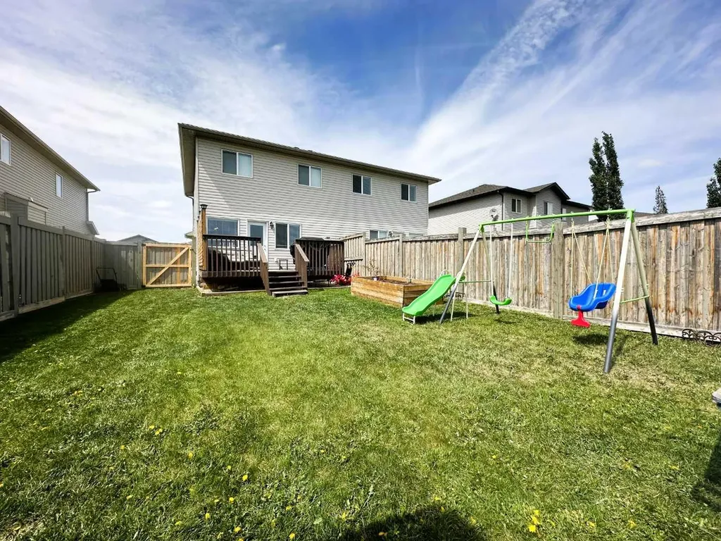 7425 112 Street Grande Prairie AB T8W0C6