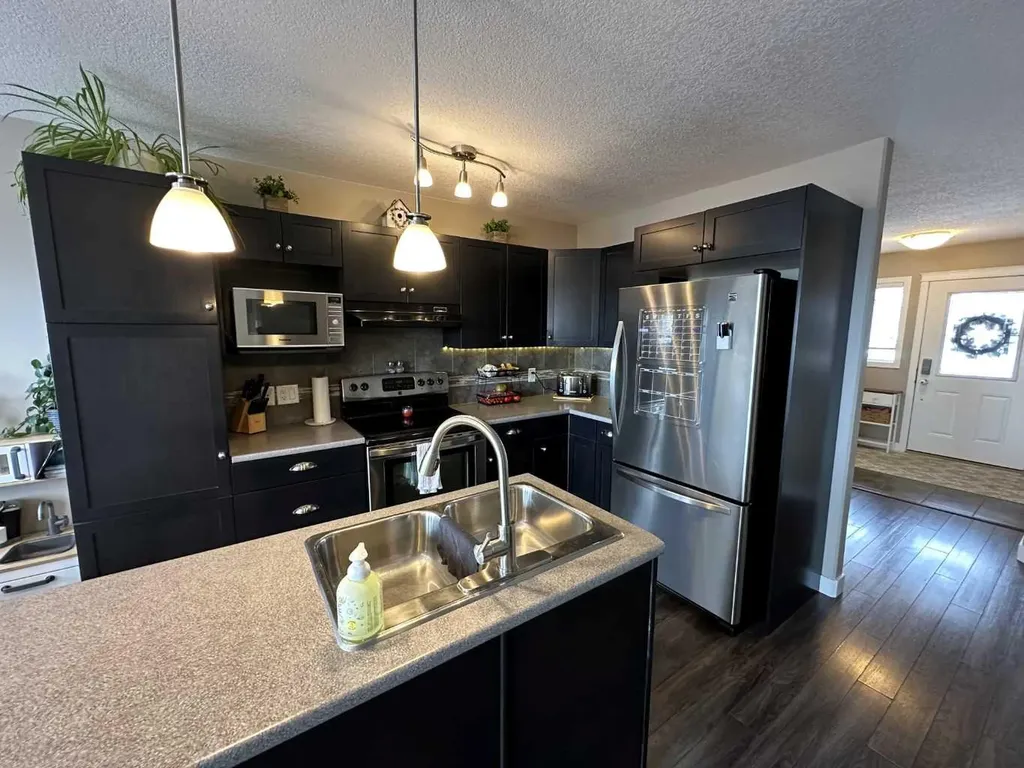 7425 112 Street Grande Prairie AB T8W0C6