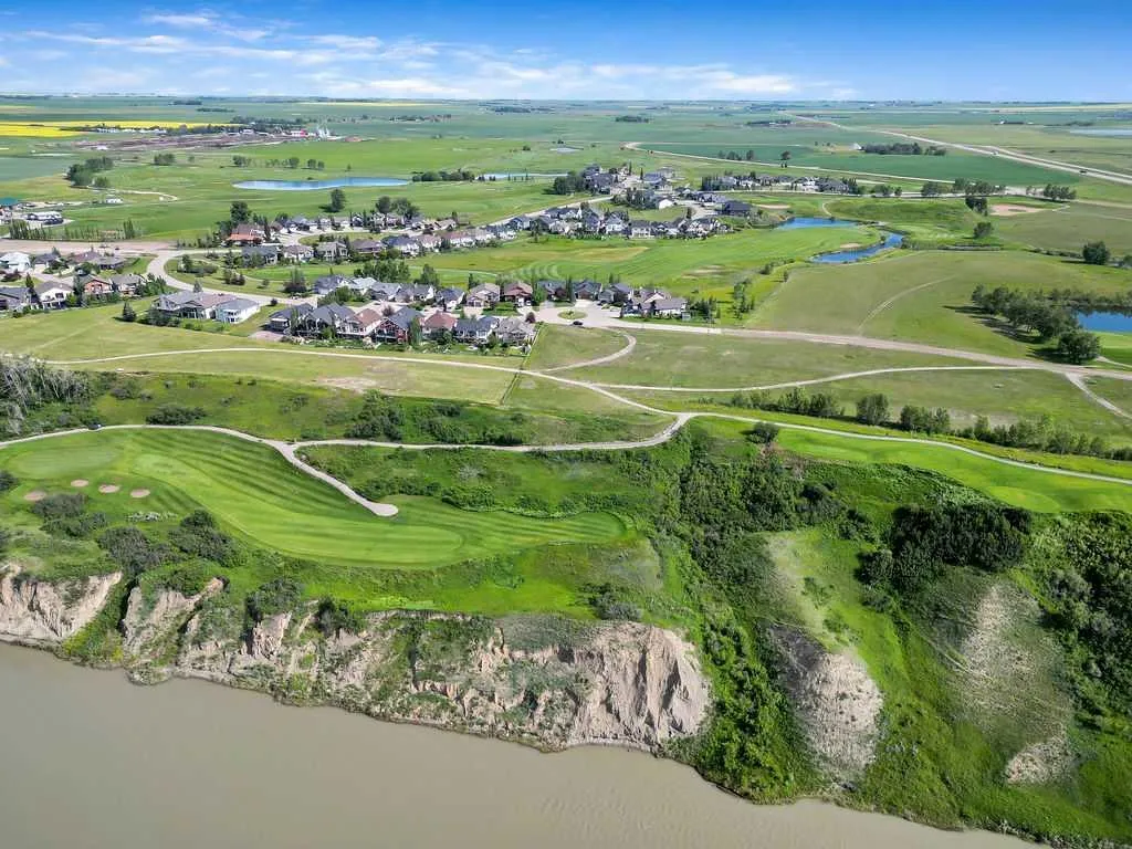 33 Wyndham Park Way Carseland AB T0J0M0