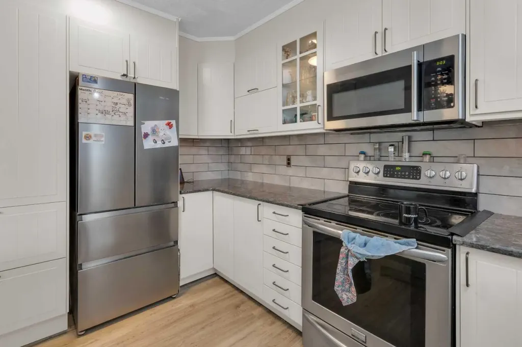 23 Beaver Place Beiseker AB T0M0G0
