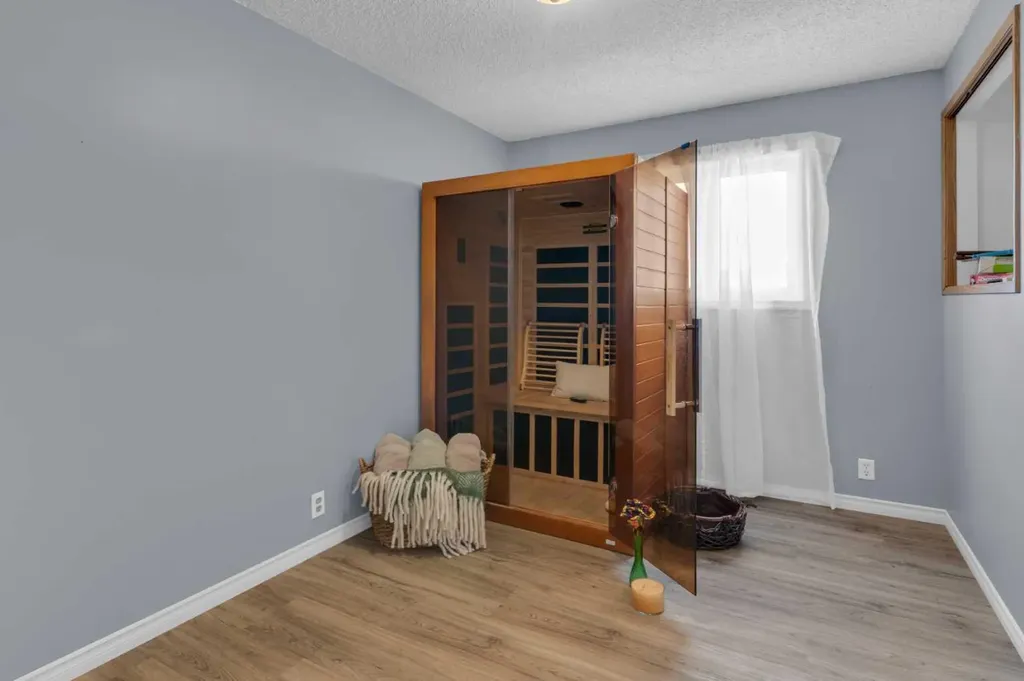 23 Beaver Place Beiseker AB T0M0G0