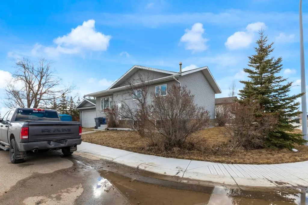 23 Beaver Place Beiseker AB T0M0G0