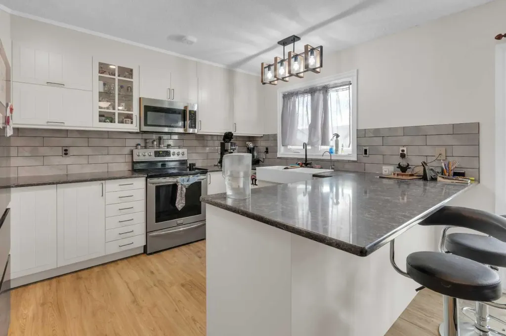 23 Beaver Place Beiseker AB T0M0G0